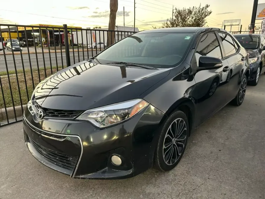 2016 Toyota Corolla Plus photo 1