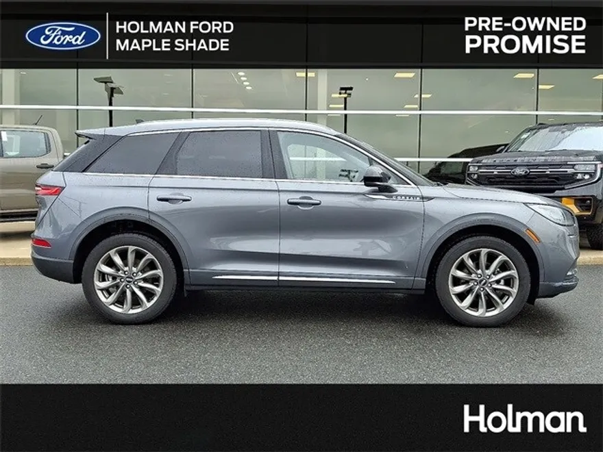 2021 Lincoln Corsair Standard photo 1