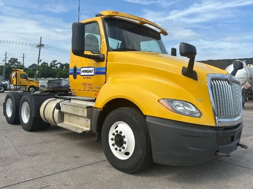 2020 International LT625 LT photo 1