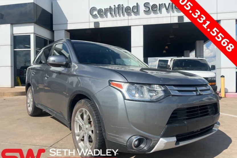 2015 Mitsubishi Outlander SE photo 1