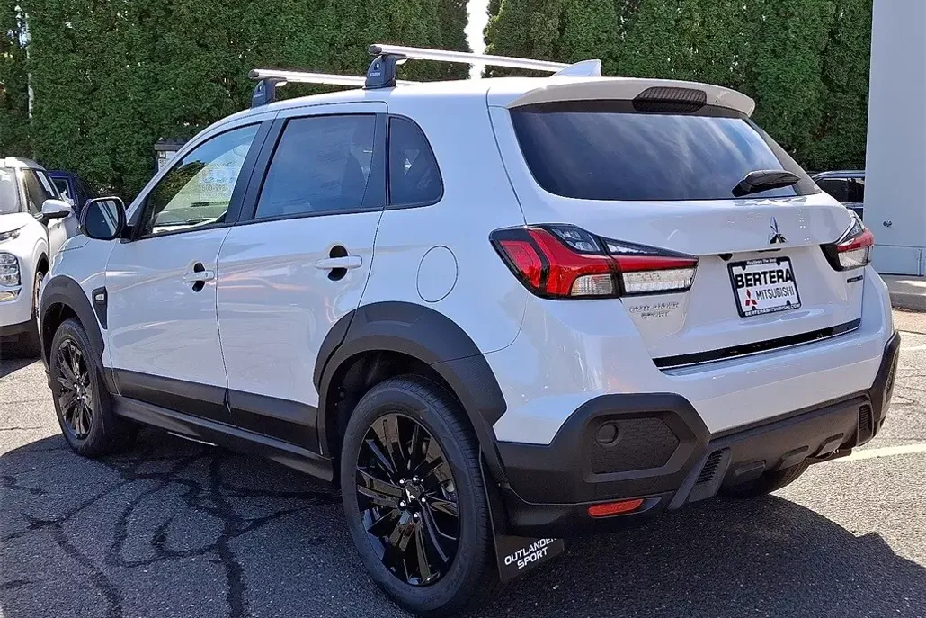 2025 Mitsubishi Outlander Sport ES SE LE photo 1