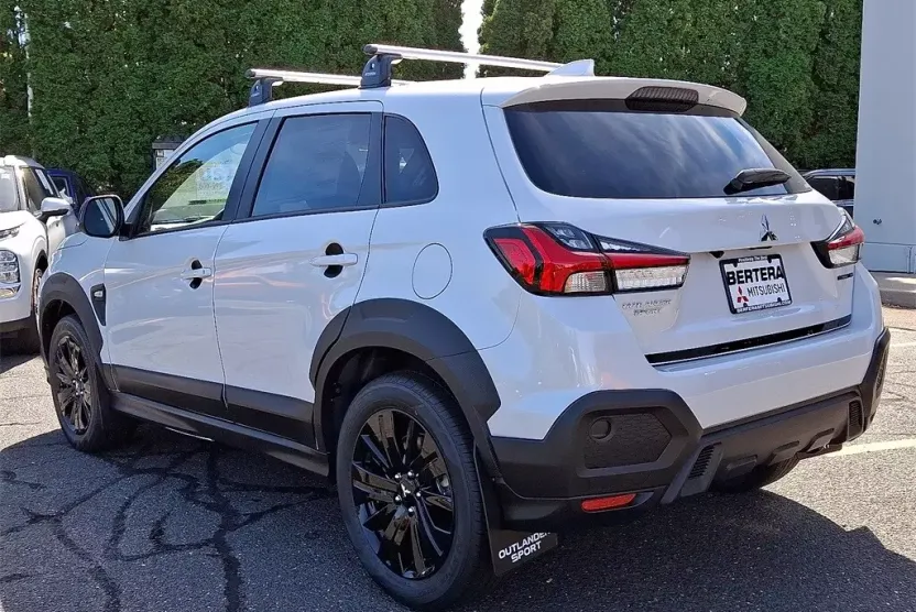 2025 Mitsubishi Outlander Sport ES SE LE photo 1