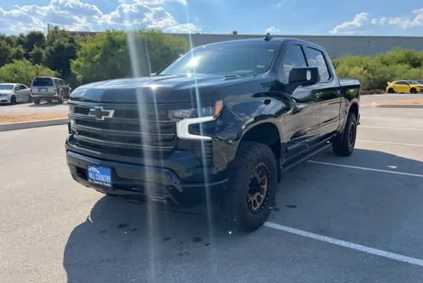 2024 Chevrolet Silverado 1500 High Country photo 1