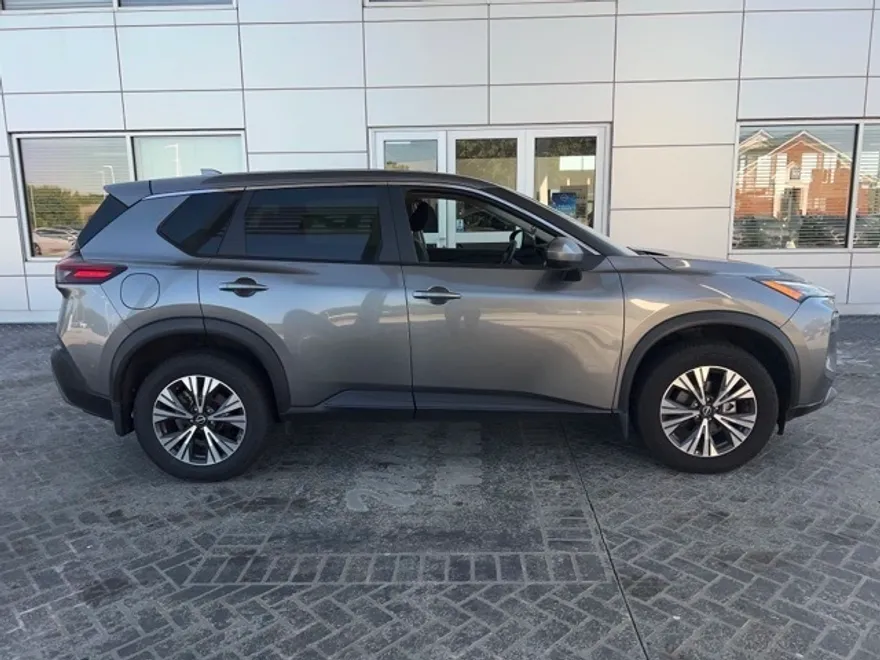 2023 Nissan Rogue SV photo 1