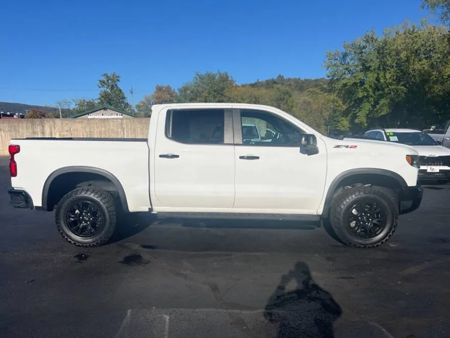 2022 Chevrolet Silverado 1500 ZR2 photo 1