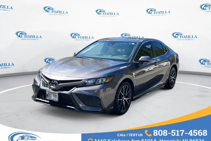 2021 Toyota Camry SE photo 1