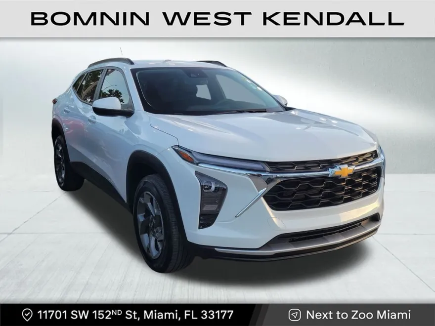 2024 Chevrolet Trax LT photo 1