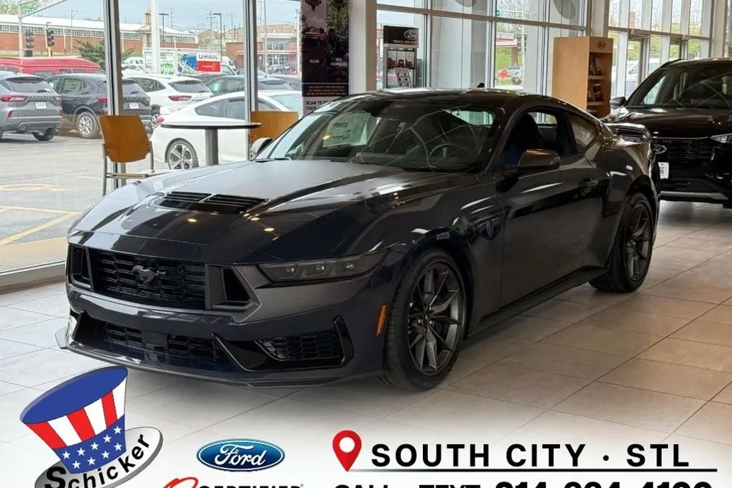 2025 Ford Mustang Dark Horse photo 1