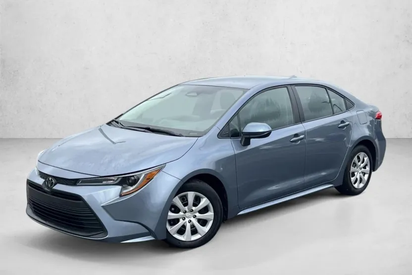 2024 Toyota Corolla LE photo 1