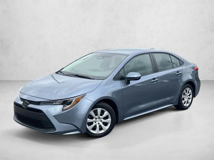 2024 Toyota Corolla LE photo 1