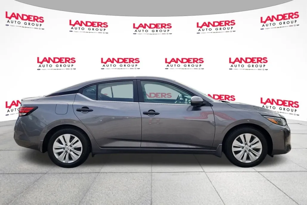2025 Nissan Sentra S photo 1