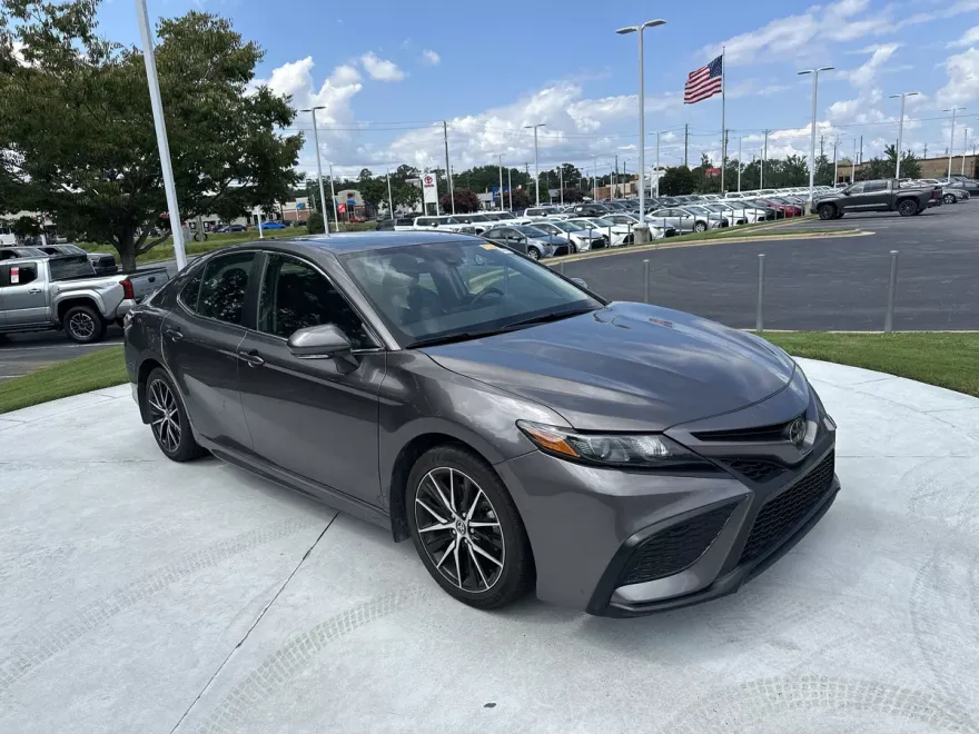 2024 Toyota Camry SE photo 1