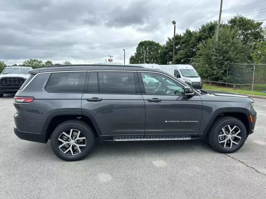 2025 Jeep Grand Cherokee Limited photo 1