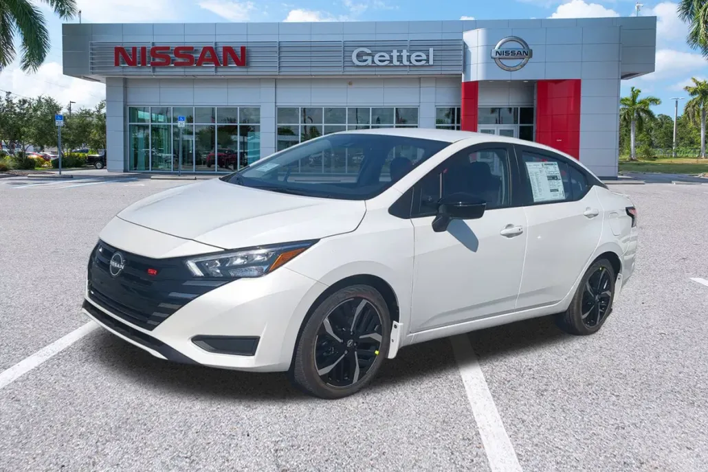 2025 Nissan Versa SR photo 1