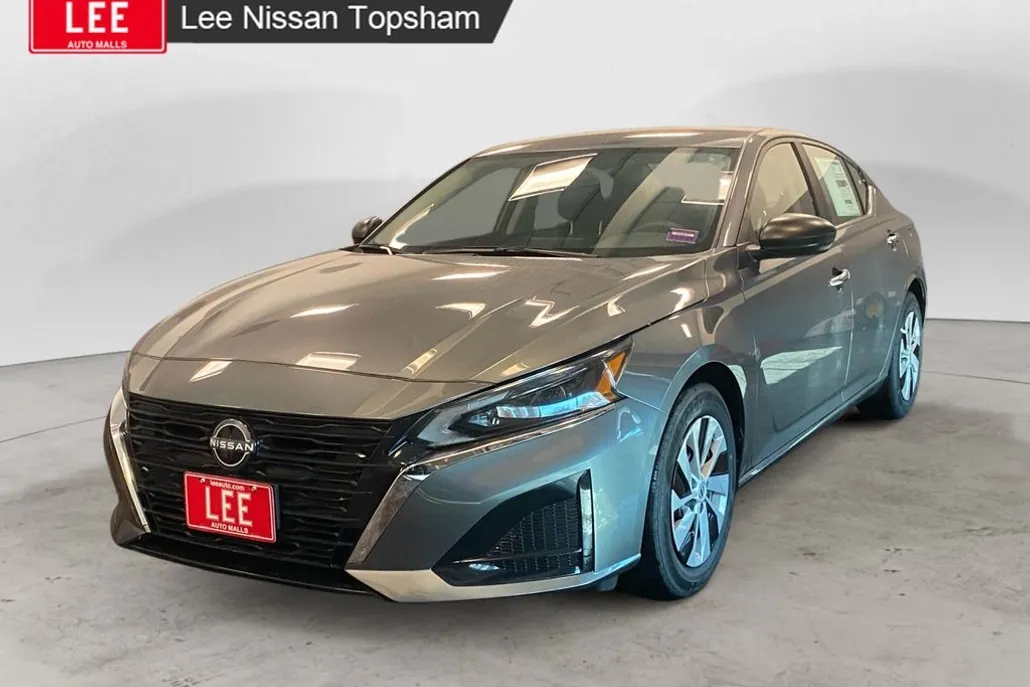 2025 Nissan Altima S photo 1