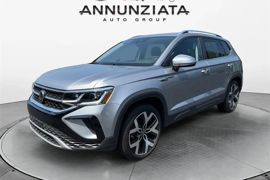2022 Volkswagen Taos SEL photo 1