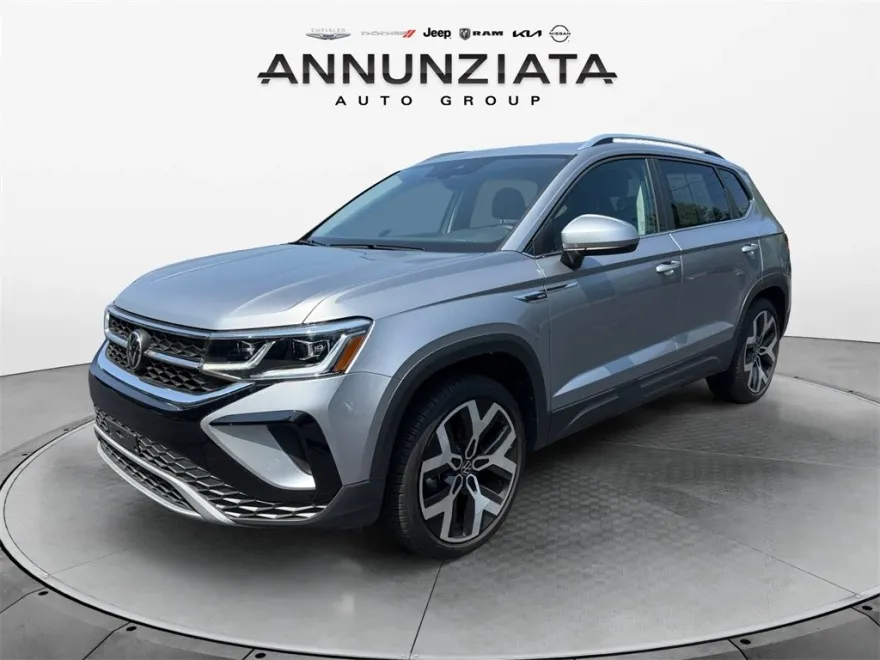 2022 Volkswagen Taos SEL photo 1
