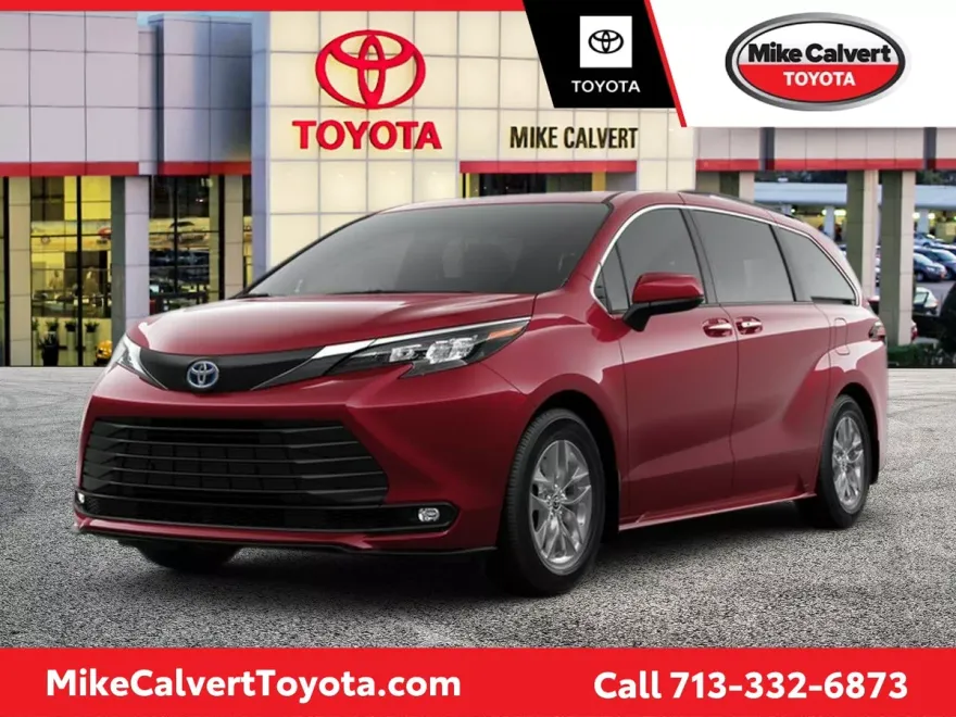 2025 Toyota Sienna XLE photo 1