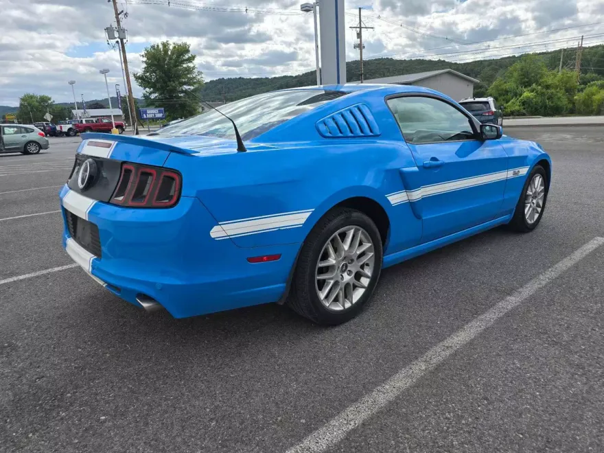 2014 Ford Mustang GT Premium photo 1