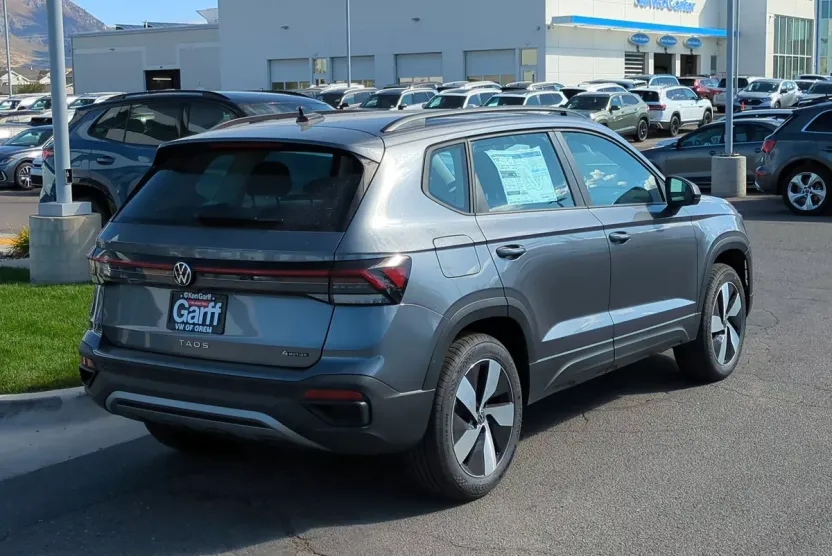 2025 Volkswagen Taos S photo 1