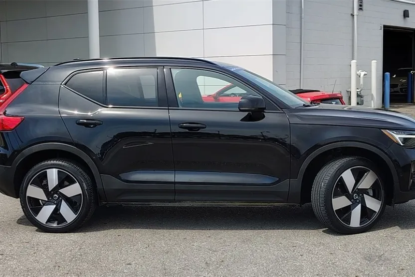 2023 Volvo XC40 Recharge Ultimate photo 1