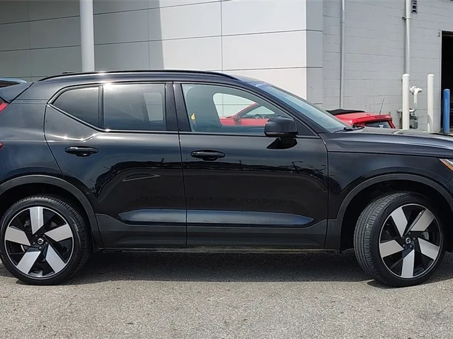 2023 Volvo XC40 Recharge Ultimate photo 1