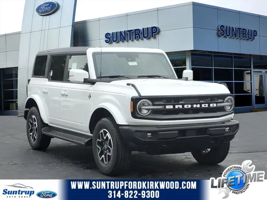 2025 Ford Bronco Outer Banks photo 1