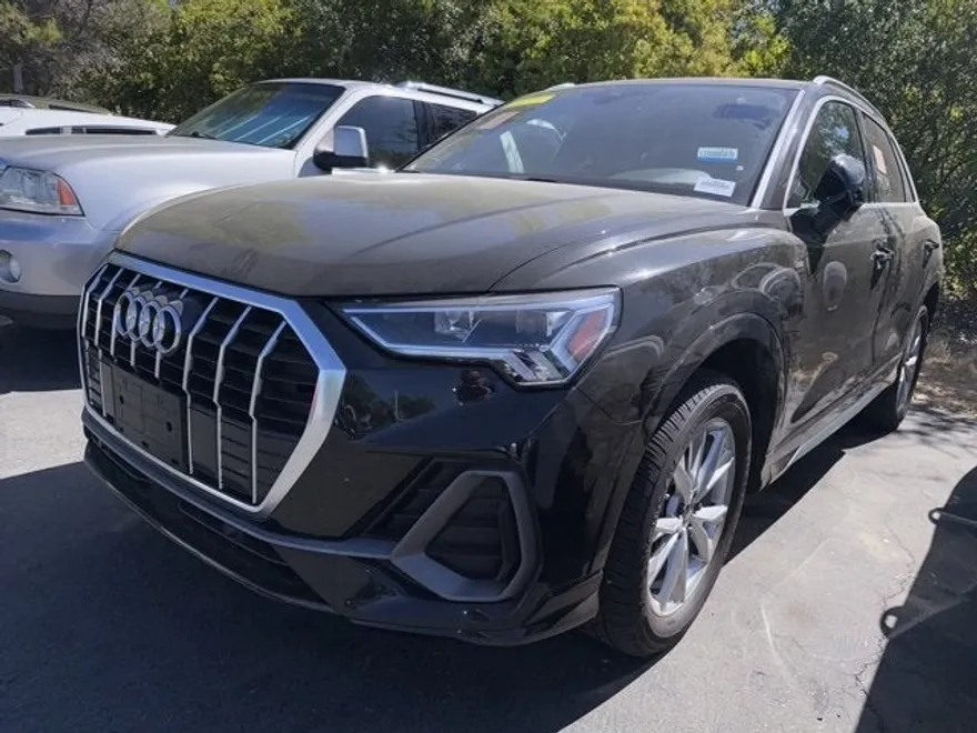 2023 Audi Q3 45 TFSI S line Premium photo 1