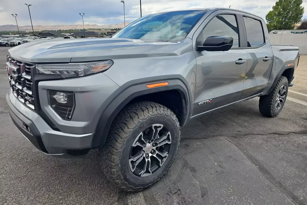 2024 Gmc Canyon AT4 photo 1