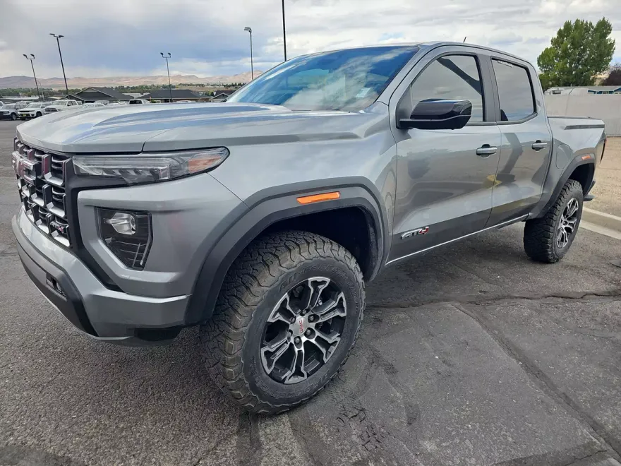 2024 Gmc Canyon AT4 photo 1