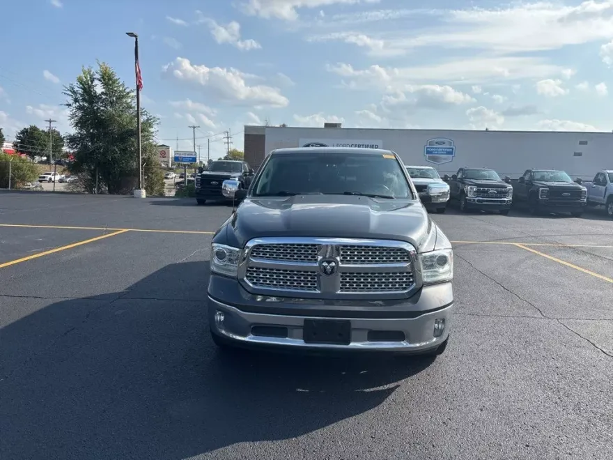 2016 Ram 1500 Laramie photo 1