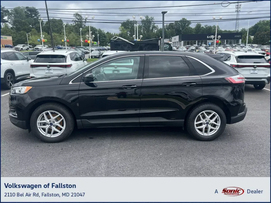 2021 Ford Edge SEL photo 1