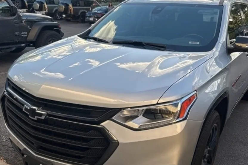 2021 Chevrolet Traverse Premier photo 1