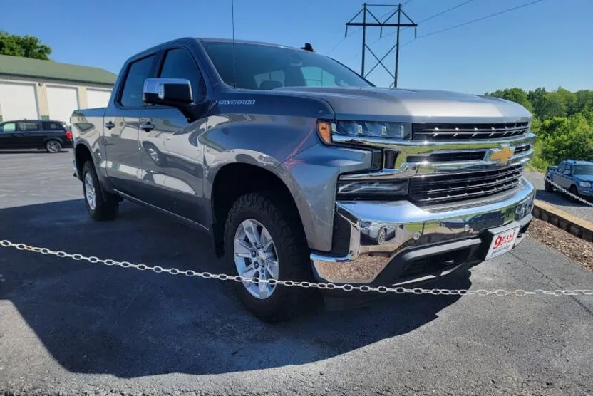 2019 Chevrolet Silverado 1500 LT photo 1