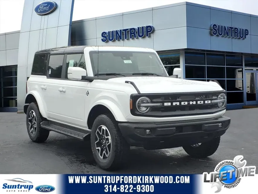 2025 Ford Bronco Outer Banks photo 1