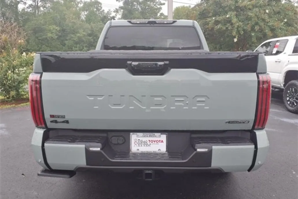 2025 Toyota Tundra Platinum photo 1