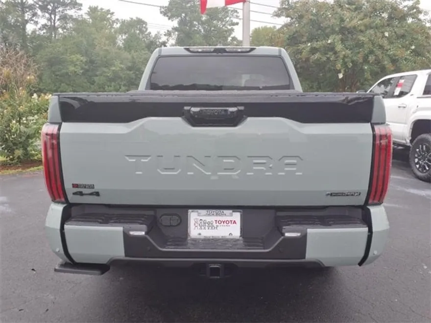 2025 Toyota Tundra Platinum photo 1