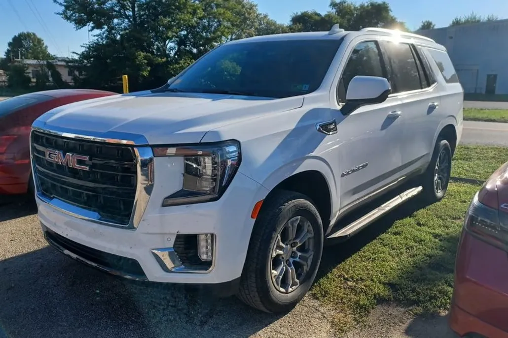 2022 Gmc Yukon SLE photo 1
