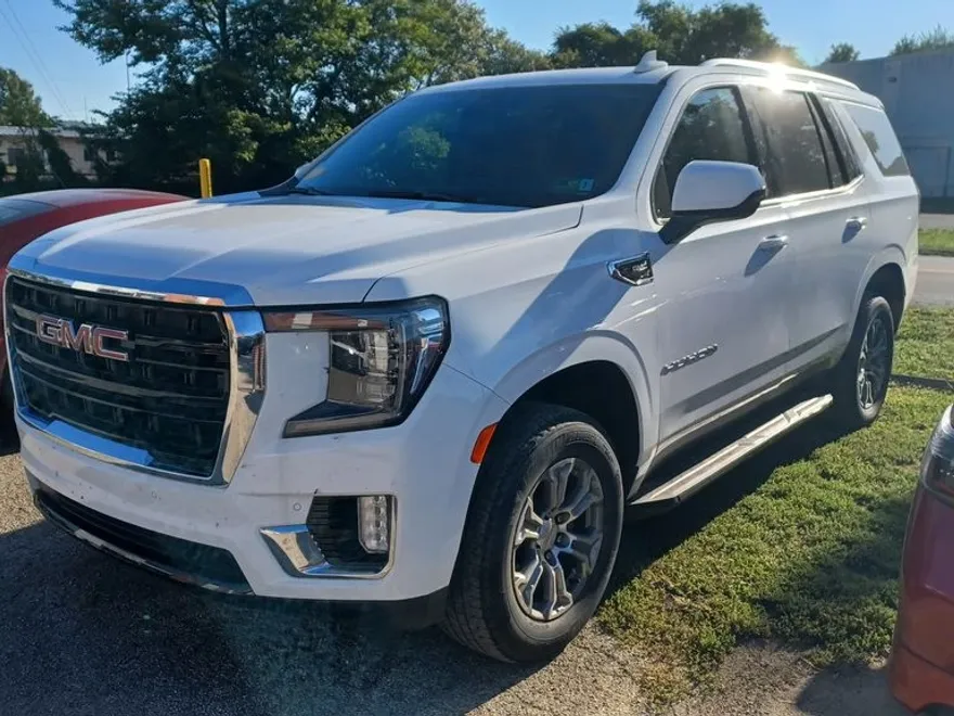 2022 Gmc Yukon SLE photo 1