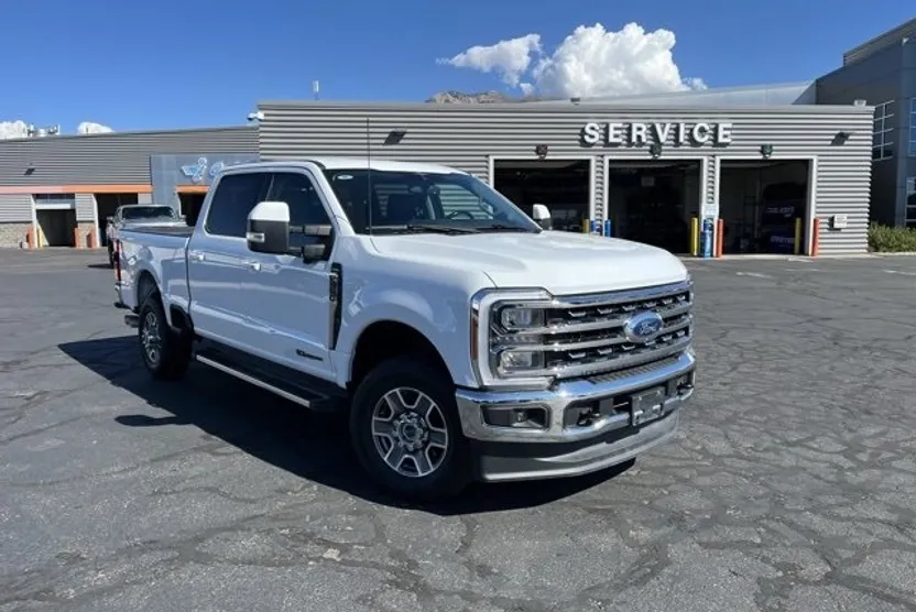 2023 Ford F-350 Lariat photo 1