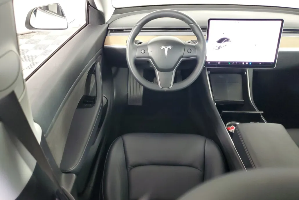 2018 Tesla Model 3 Long Range photo 1