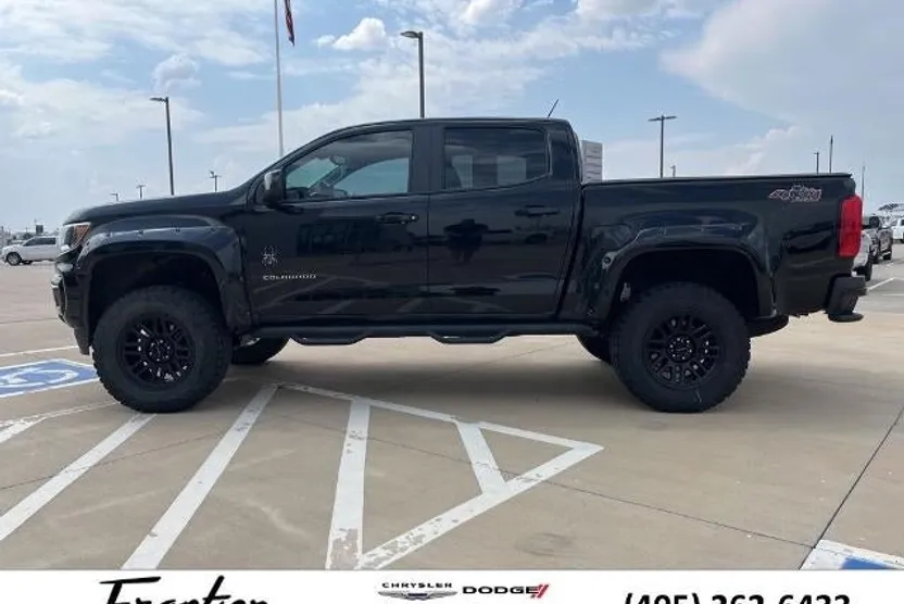 2022 Chevrolet Colorado LT photo 1