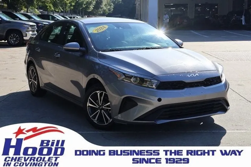 2024 Kia Forte LXS photo 1