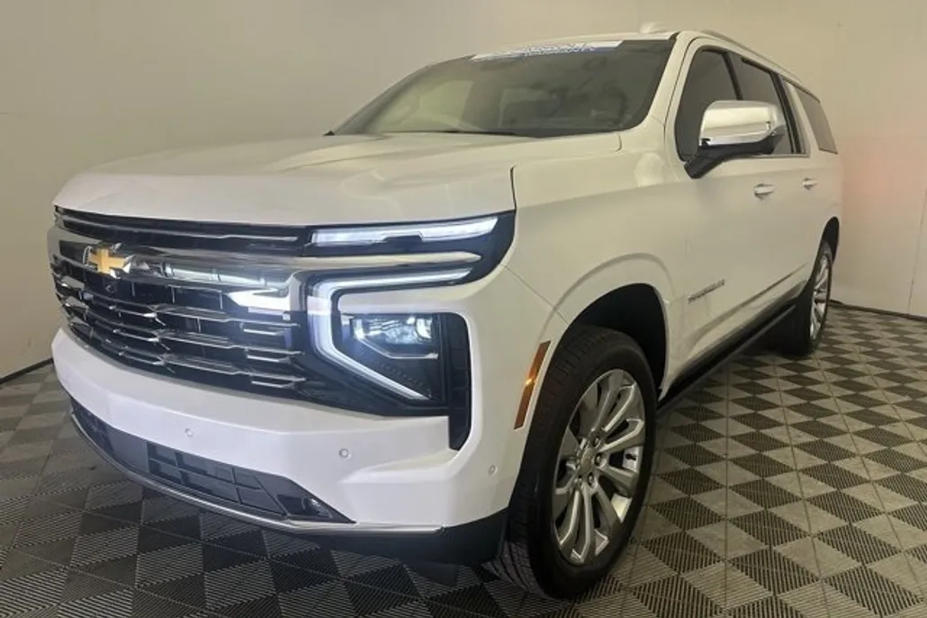 2025 Chevrolet Suburban Premier photo 1