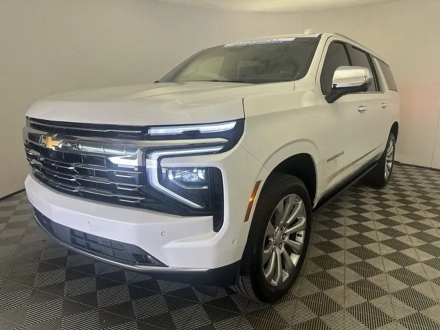 2025 Chevrolet Suburban Premier photo 1