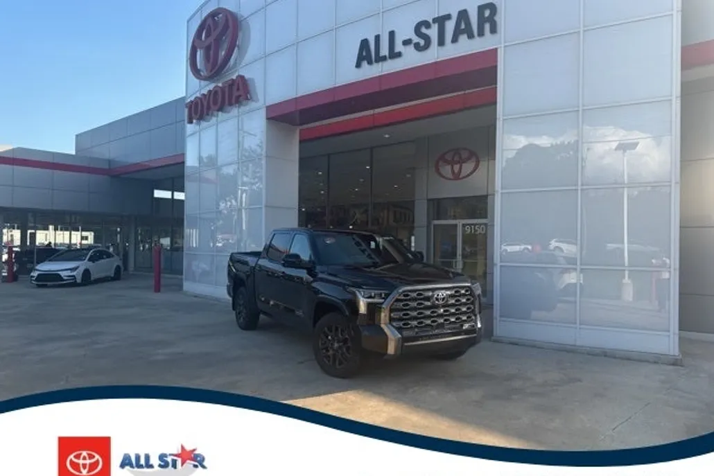 2026 Toyota Tundra Platinum photo 1