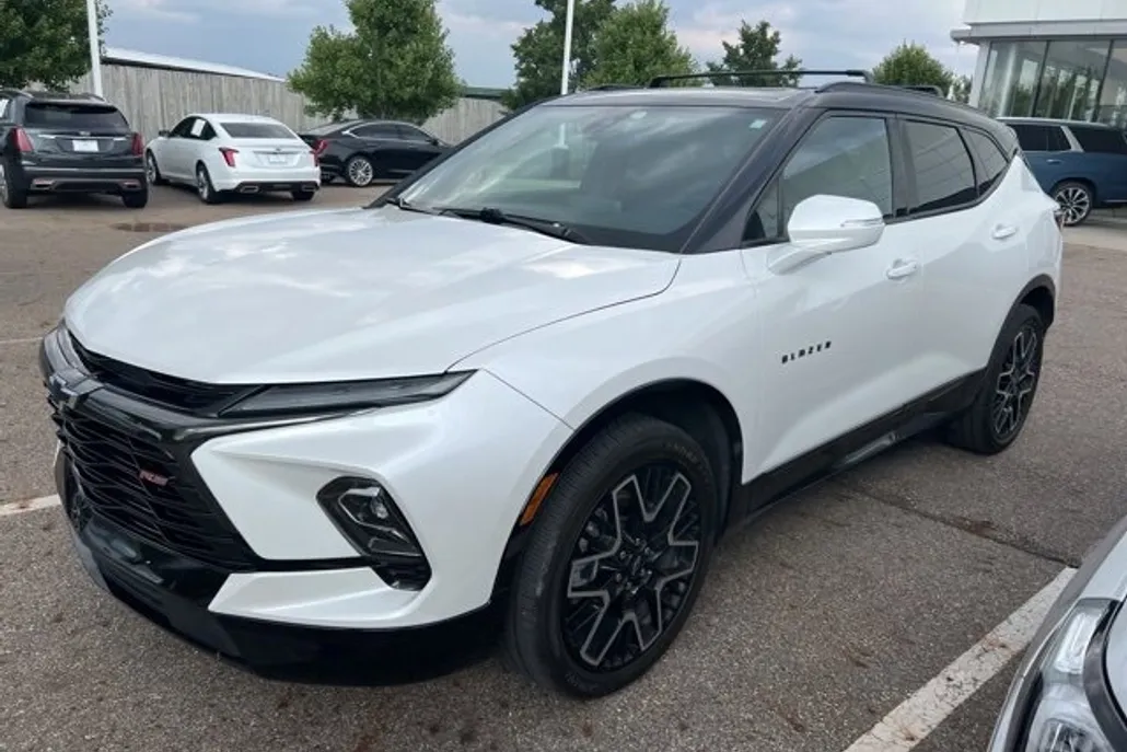 2023 Chevrolet Blazer RS photo 1