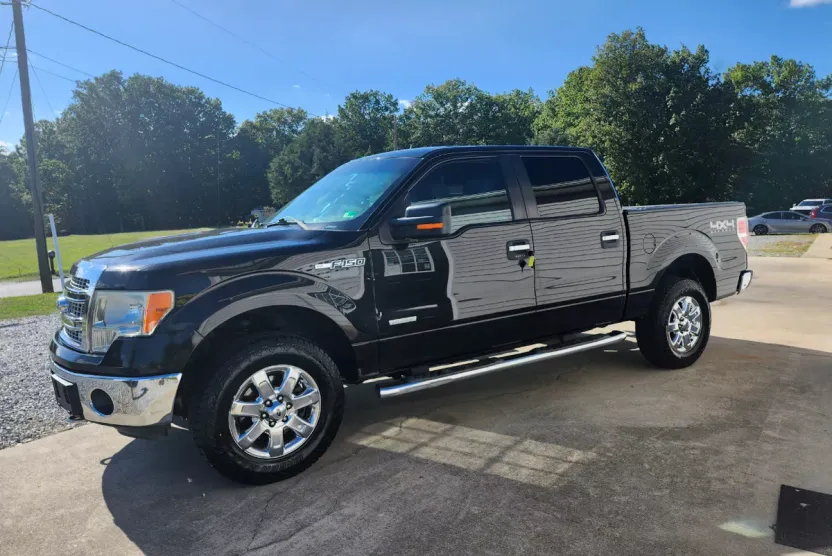 2013 Ford F-150 XLT photo 1