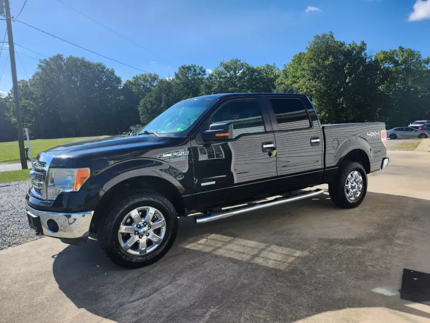 2013 Ford F-150 XLT photo 1
