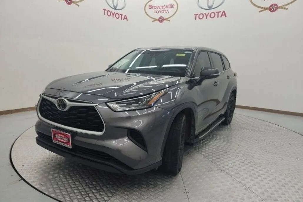 2022 Toyota Highlander L photo 1